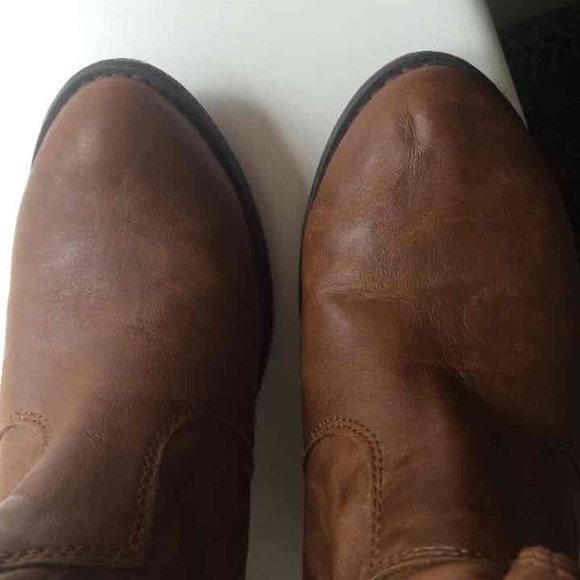 Tan Boots - Picture 4 of 4