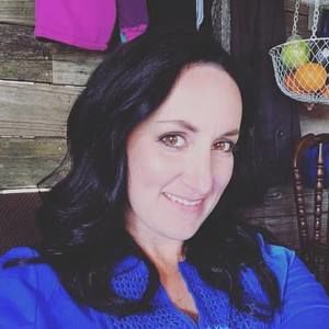 Meet your Posher, Crystal