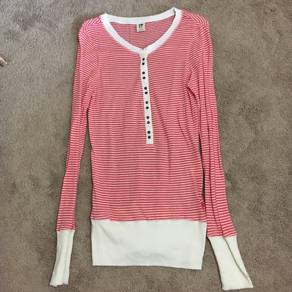 Pink stripped roxy sweater.
