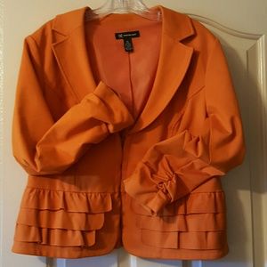 Short blazer with ruffled bottom,long sleeve