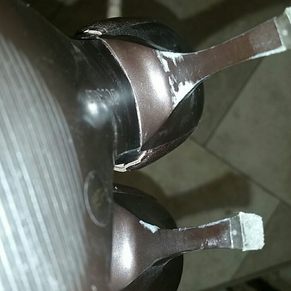 Heels - Picture 3 of 4