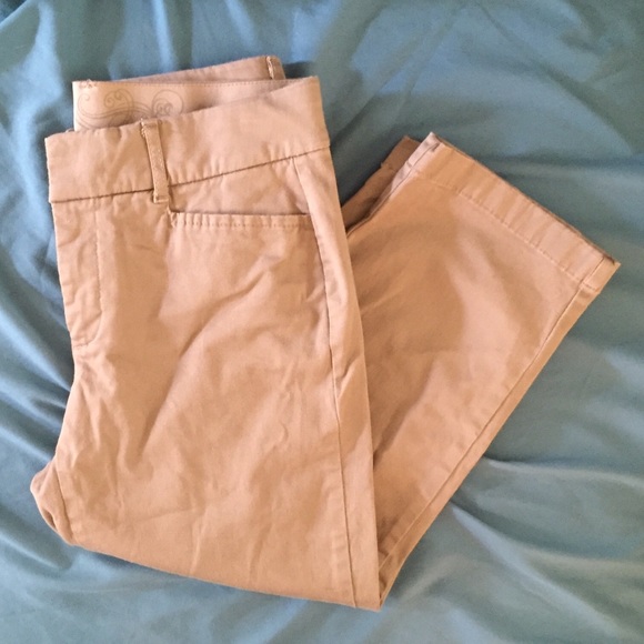 JM Collection khaki Capris Sz 4 P
