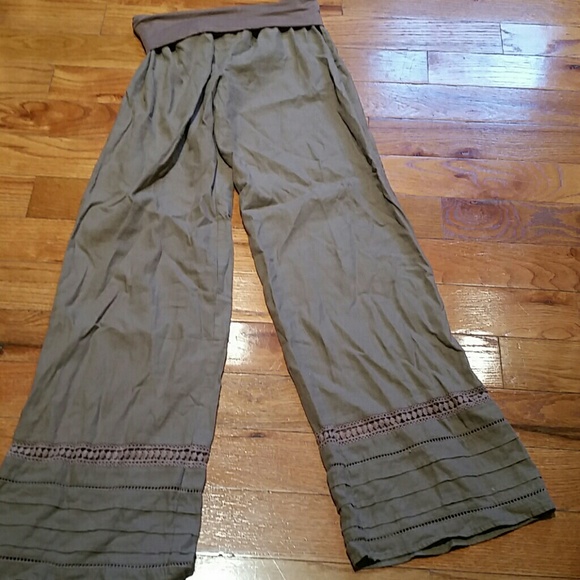 NWOT linen pants- details on bottom