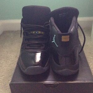 Jordan 11 retro (gs) size 7