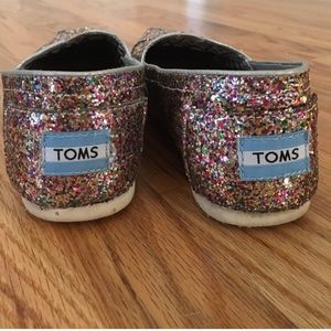 Glitter toms