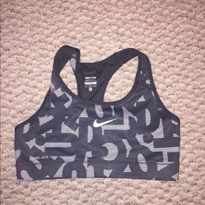 Nike medium sports bra