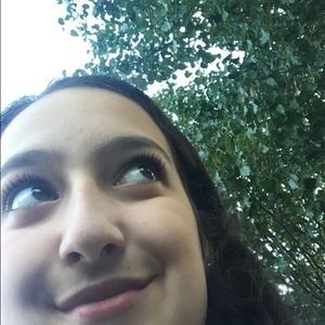 Meet your Posher, Maya