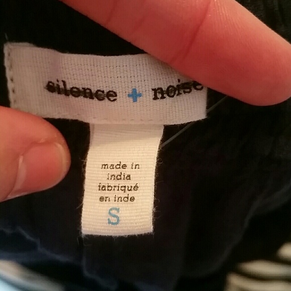 Silence + noise Cropped Pants Size Small new - Picture 4 of 4