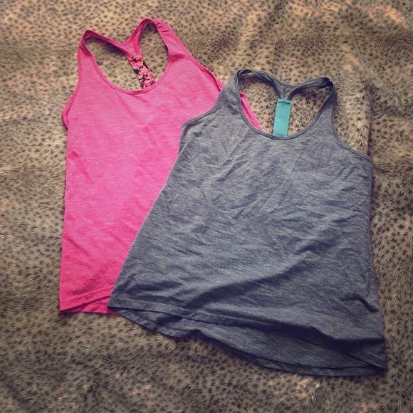 SOLD ❤️Old Navy Workout Tanks