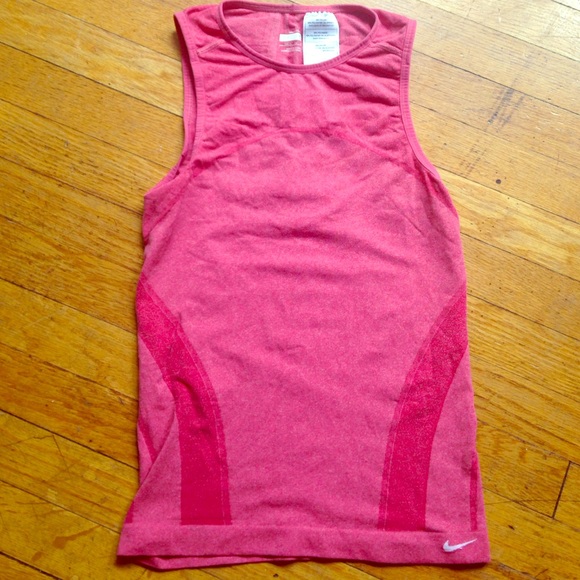 Nike workout tank