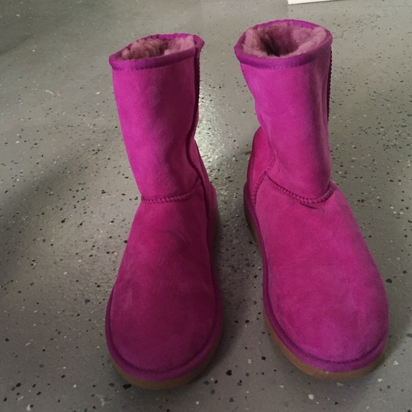 Pink uggs - Picture 2 of 4