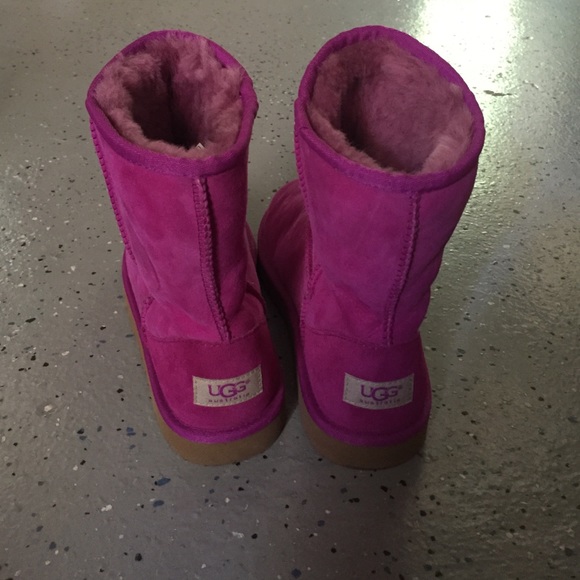 Pink uggs - Picture 3 of 4