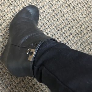 Meet your Posher, Crystal