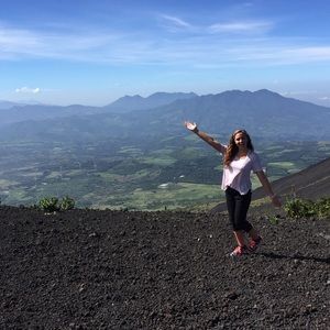 Meet your Posher, Alyssa