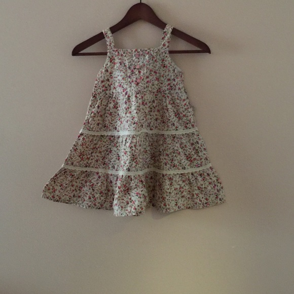 A cute dress for girls 👗 - Picture 1 of 4