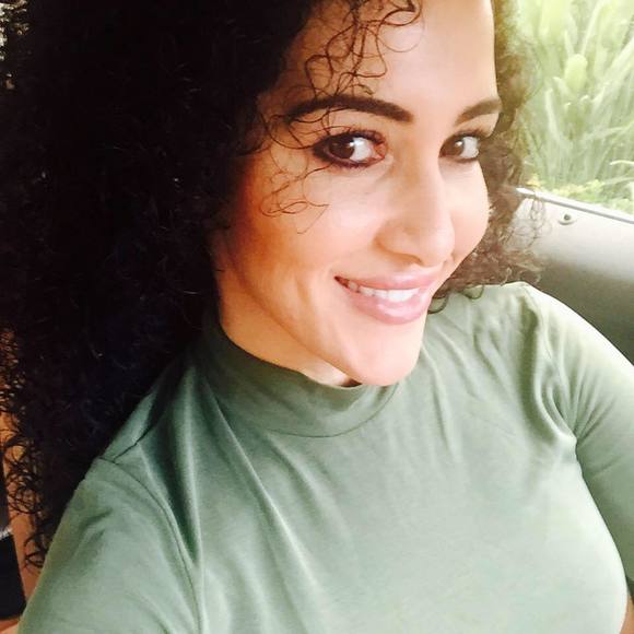 Meet your Posher, Leila