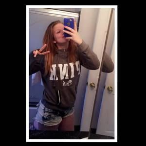 Meet your Posher, Selena