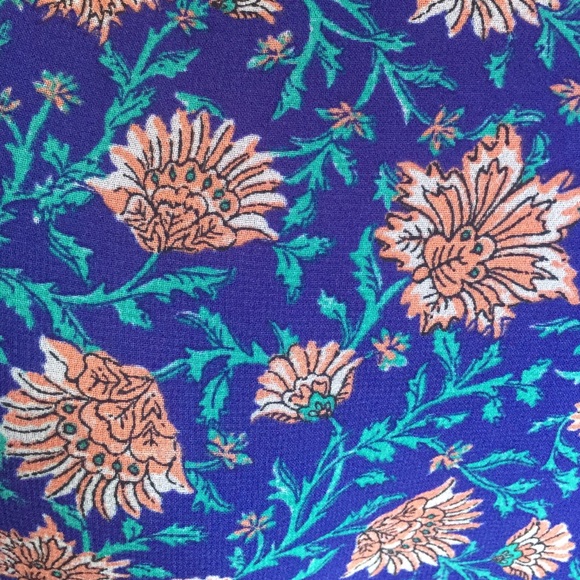 Blue Floral Tank-top - Picture 3 of 4