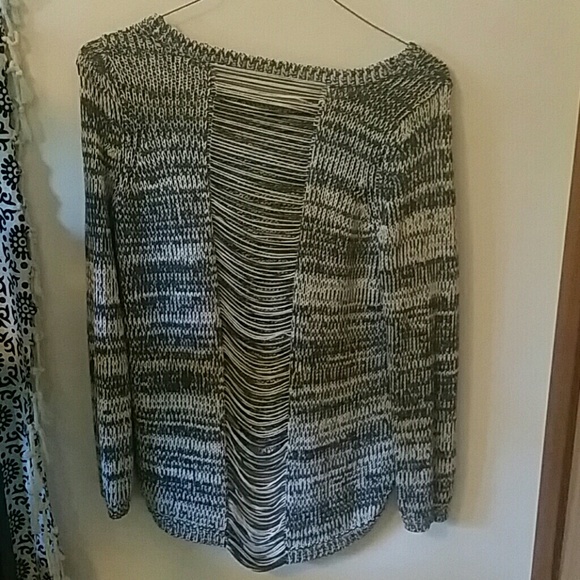 H&M Divided sweater - Picture 2 of 2
