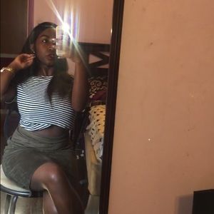 Meet your Posher, Damia