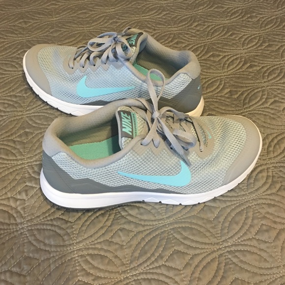 Nike tennis shoes