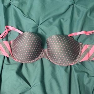 T-Shirt Bra - Victoria's Secret (w/ padding) (VS)