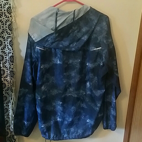 Windbreaker - Picture 2 of 2