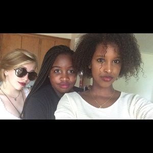 Meet your Posher, Farida