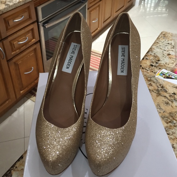 Steve Madden gold heels