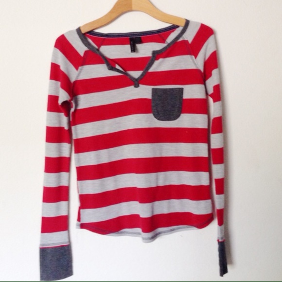 TILLYS striped sweater with front pocket