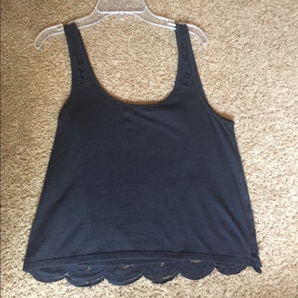 Navy Lace Tank-top - Picture 2 of 4