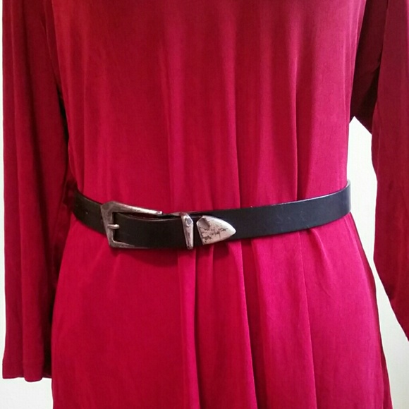 Leather belt with distressed look.