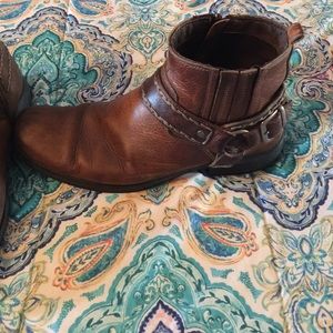 Mens boots from the Buckle