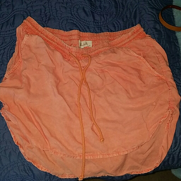 Authentic Bella Dahl skirt in coral! Size small.