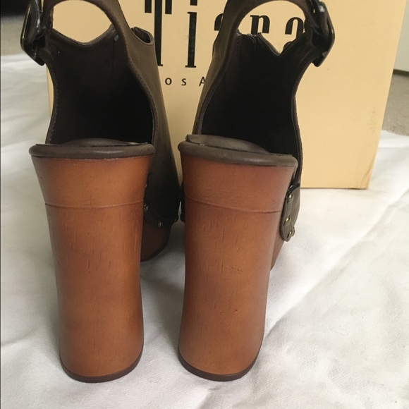 Dark brown zip studded sandal - Picture 4 of 4