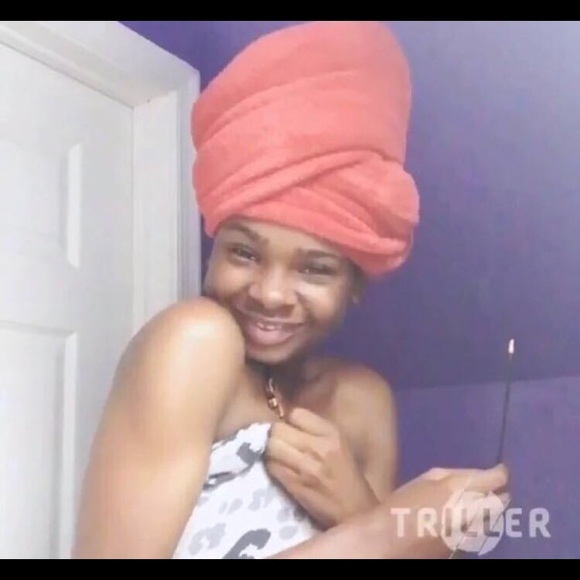 Meet your Posher, Dena