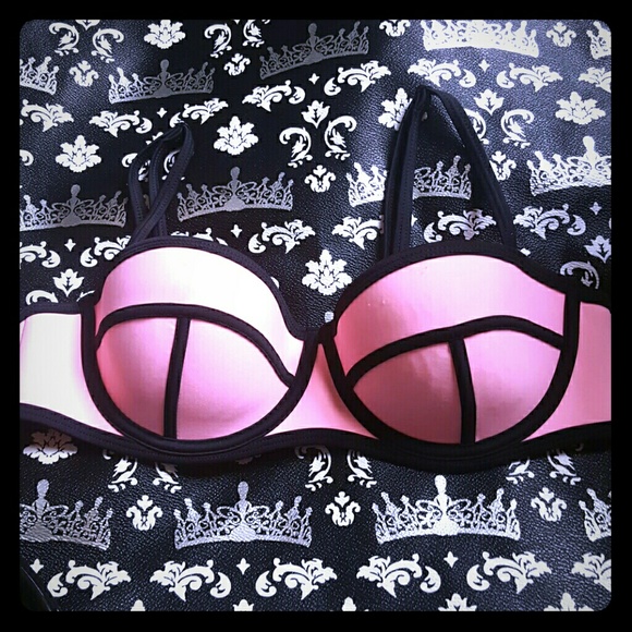 Triangl Milly Bikini top size M