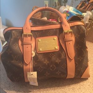 Fake Louie Vuitton purse