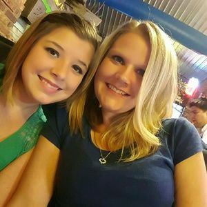 Meet your Posher, Cynthia