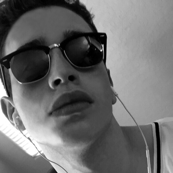 Meet your Posher, Ronnie