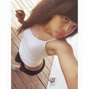 Meet your Posher, Elaine