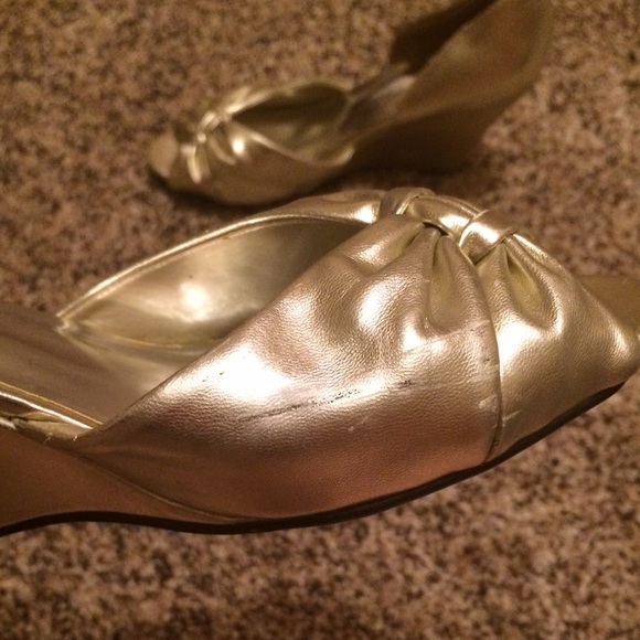 Gold Peep Toe Pumps - Picture 3 of 4