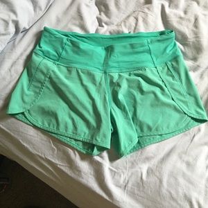 Lulu lemon Run time Bali breeze shorts
