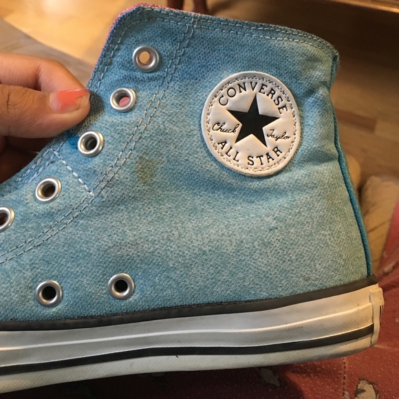 Blue converse - Picture 2 of 4