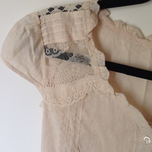 Tan blouse - Picture 3 of 4