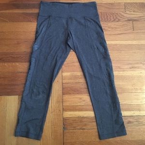 Rare Lululemon rubber side panel flower yoga pants