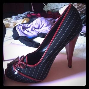 Steve Madden pinstripe platform heels 8