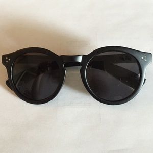 NEW Brandy Melville black sunglasses!