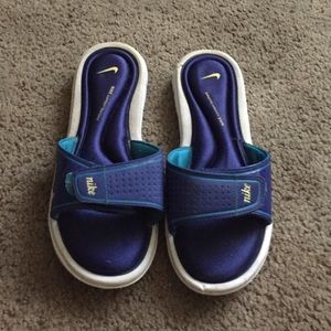 Nike slides