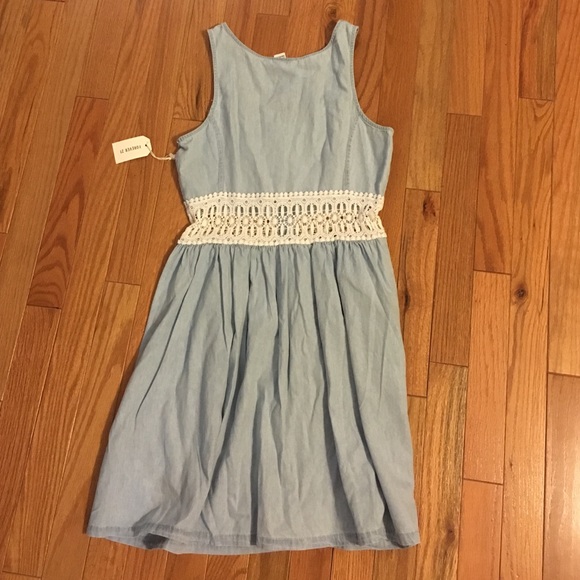 Dress - Picture 3 of 4